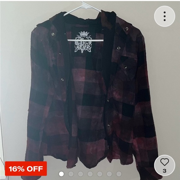 A jacket with both zippers and buttons - Picture 1 of 7